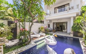 Amalia Swan Haven Villa Seminyak